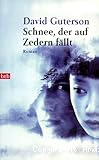 Schnee, der auf Zedern fällt